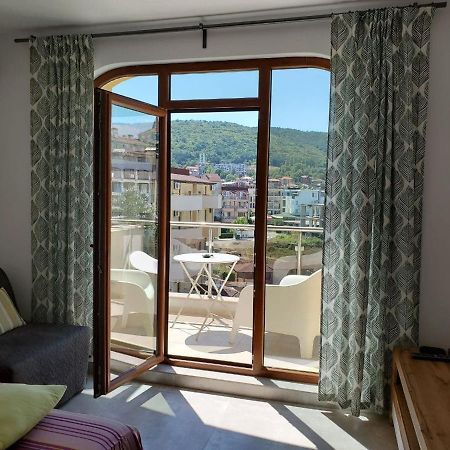 Obzor Tatyana Apartaments Natura Exterior foto